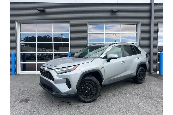 $23490 : Toyota RAV4 2023 XLE 4dr SUV image 1