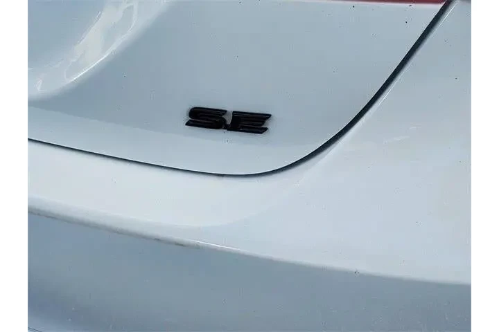 $25990 : Toyota Camry Hybrid 2023 SE image 8