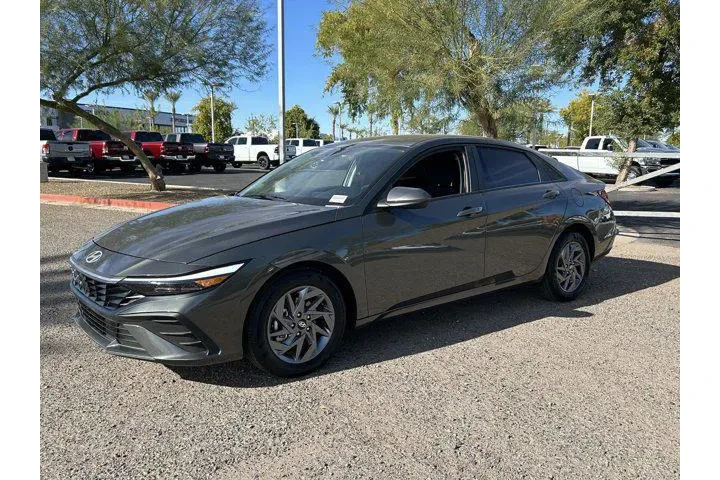 $18990 : Hyundai ELANTRA 2024 SEL 4dr image 5