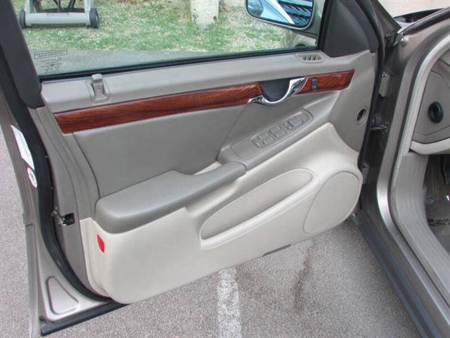 $7995 : 2003 DeVille image 9