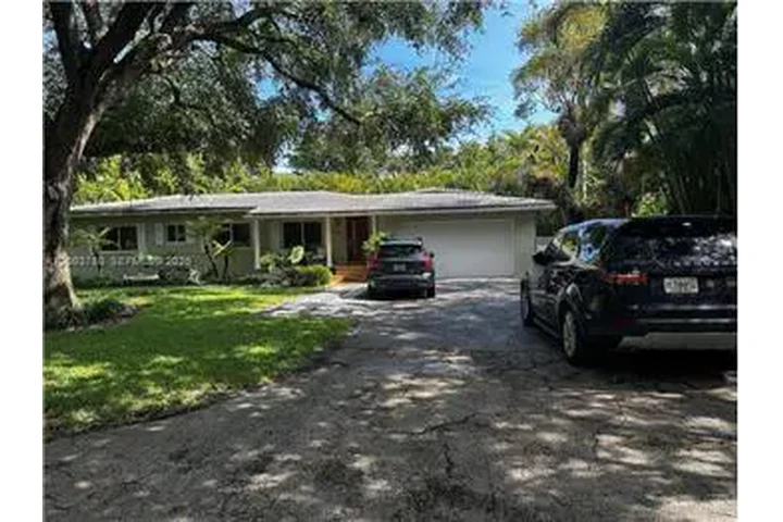 $9950 : Rental property with 3 bedro image 4