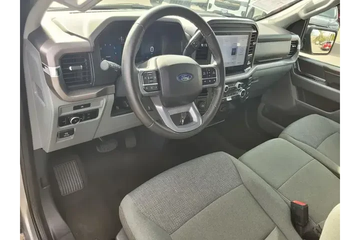 $39905 : Ford F-150 2025 4x2 XLT 4dr image 9