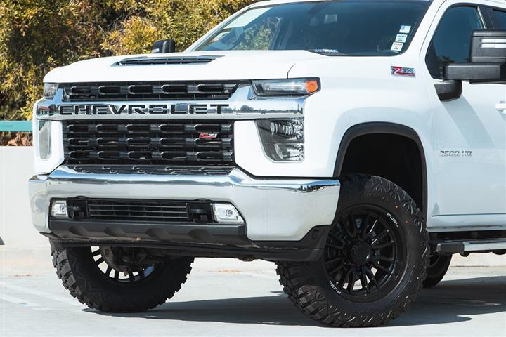 2023 Silverado 2500HD LT image 2