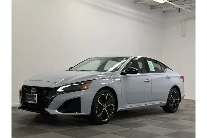 $22000 : Nissan Altima 2023 2.5 SR 4d image 1