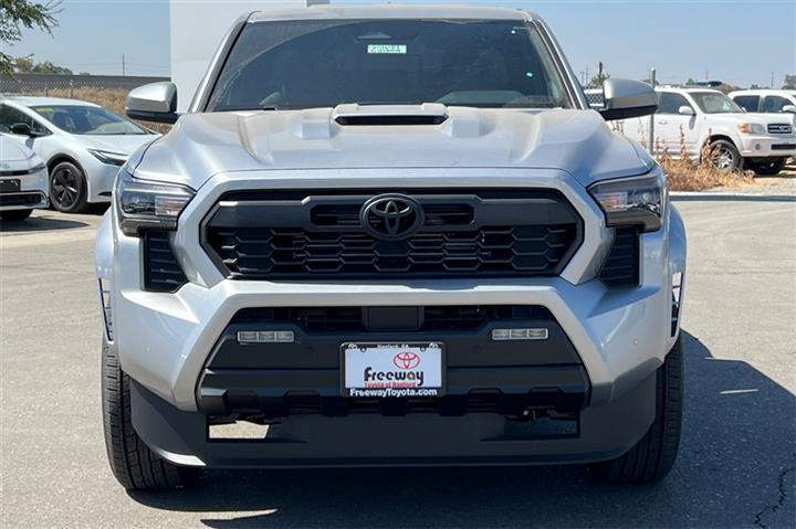 $49874 : New 2024 Tacoma TRD Sport Dou image 9