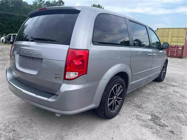 $11550 : 2016 DODGE GRAND CARAVAN PASS image 5