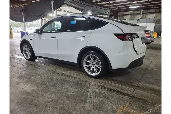$25990 : Tesla Model Y 2023 4dr Cross image 4