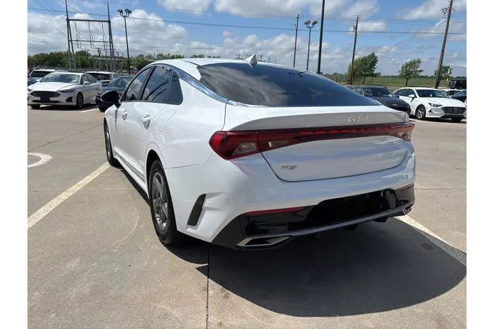 $17498 : Kia K5 2022 LXS 4dr Sedan image 3