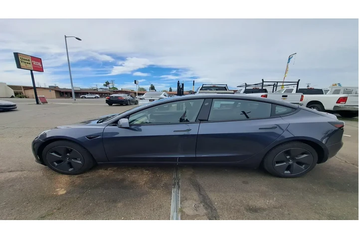 $31988 : Tesla Model 3 2023 4dr Sedan image 3