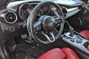 $33950 : 2023 Alfa Romeo Giulia Veloce thumbnail