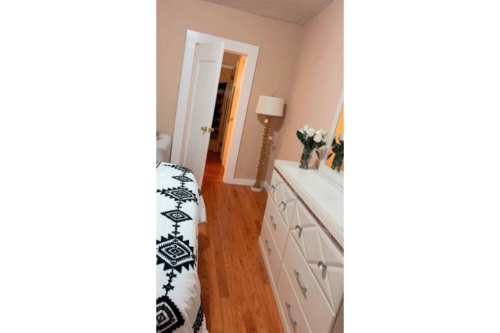 $350 : RENTO HERMOSA HABITACION image 3