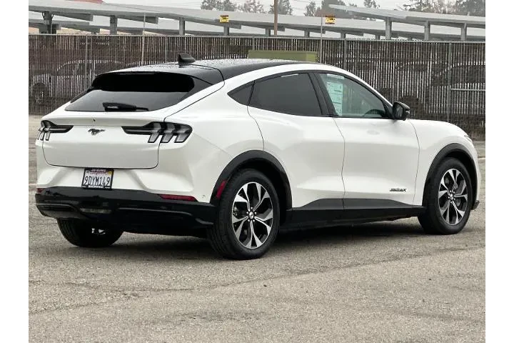 $26970 : Ford Mustang Mach-E 2022 AWD image 3
