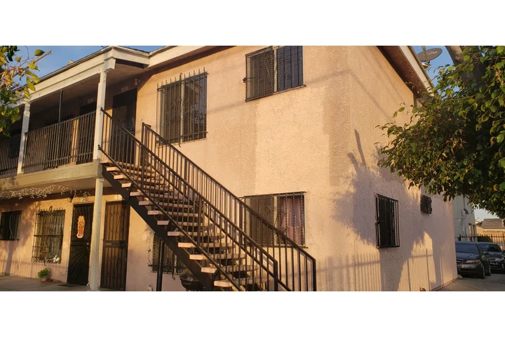 $2150 : Los Angeles -Apt 3 Recamaras image 2
