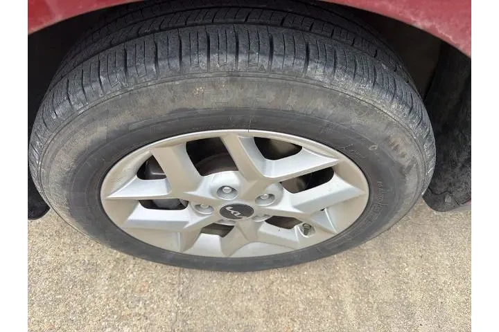 $15639 : Kia Soul 2022 S 4dr Crossove image 2