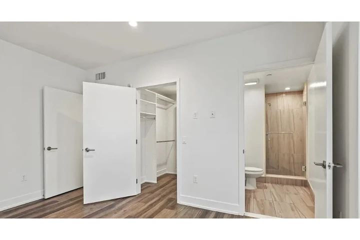 $3400 : Nice 3 bedroom apartment image 2