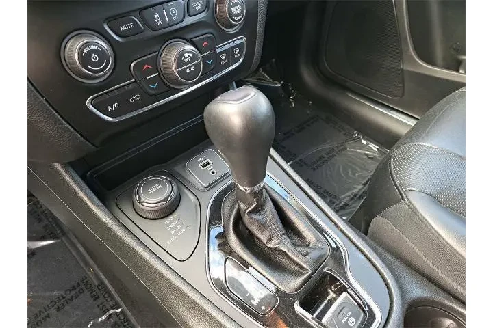 $18788 : Jeep Cherokee 2019 4x4 Limit image 10