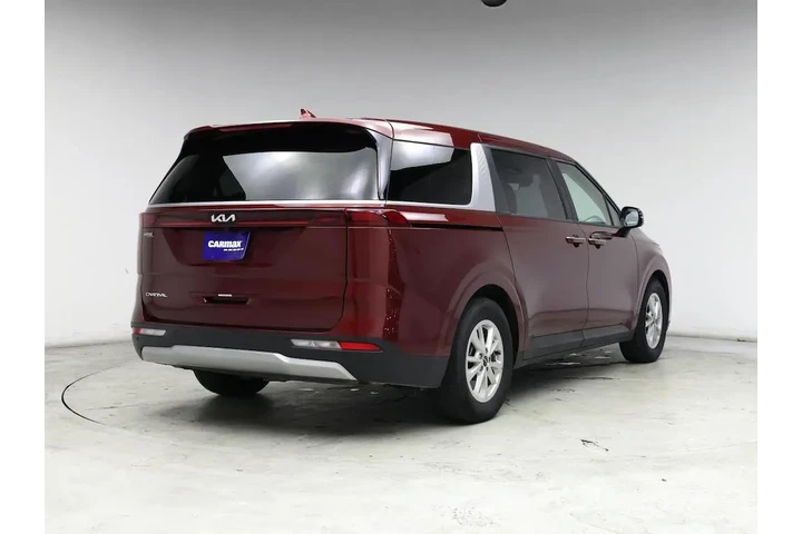 $29998 : Kia Carnival 2024 LX 4dr Min image 8