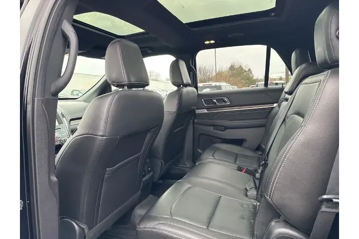 $17907 : Ford Explorer 2018 AWD Limit image 10