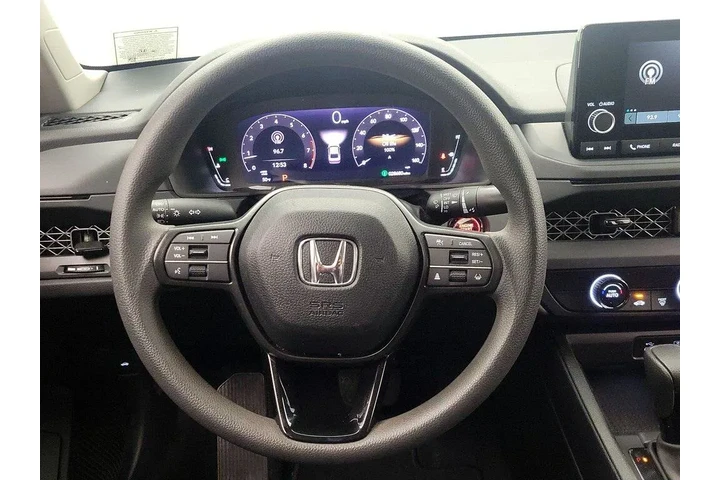 $25998 : Honda Accord 2025 LX 4dr Sed image 10