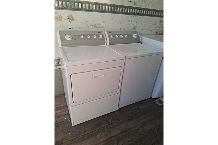 De León aplianse image 1