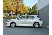 $17940 : 2020 Corolla Hatchback SE thumbnail