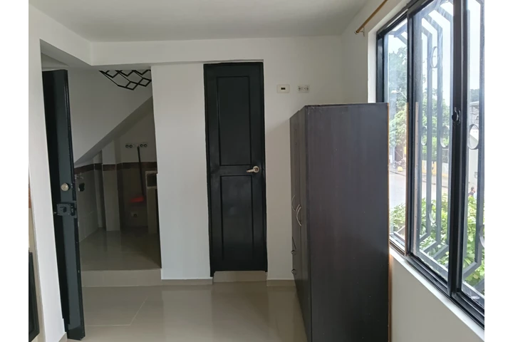 $550000 : Alquiler de estudio dama sola image 5