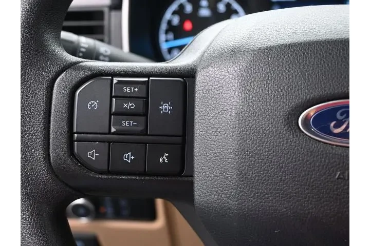 $31607 : Ford F-150 2023 4x2 XLT 4dr image 7