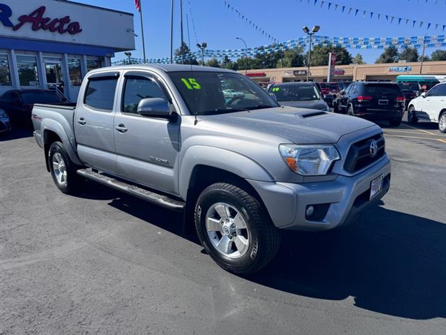 $32299 : 2015 Tacoma 4WD Double Cab V6 image 3