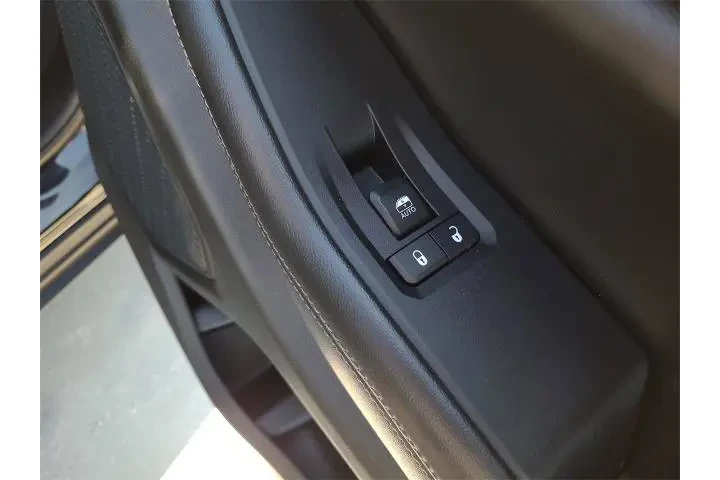 $29447 : Jeep Grand Cherokee L 2024 4 image 9