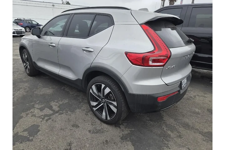 $26925 : Volvo XC40 2023 AWD B5 Ultim image 9