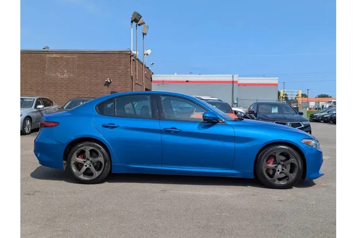 $19475 : 2018 Alfa Romeo Giulia Sport image 10