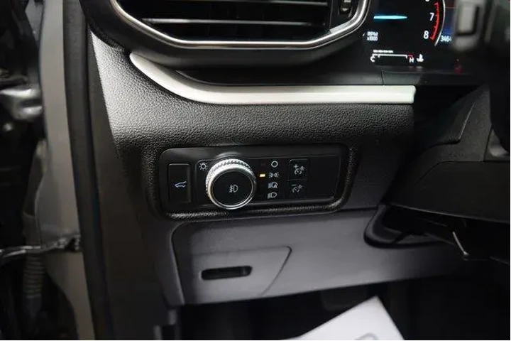 $28000 : Ford Explorer 2022 AWD XLT 4 image 7