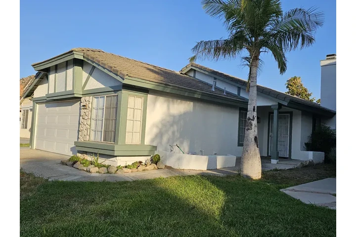 $1200 : Fontana - SINGLE FAMILY HOME image 3