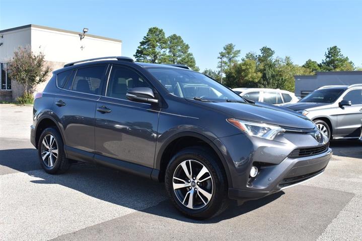 2018 RAV4 XLE image 2