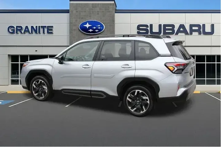 $34390 : Subaru Forester 2025 AWD Lim image 8