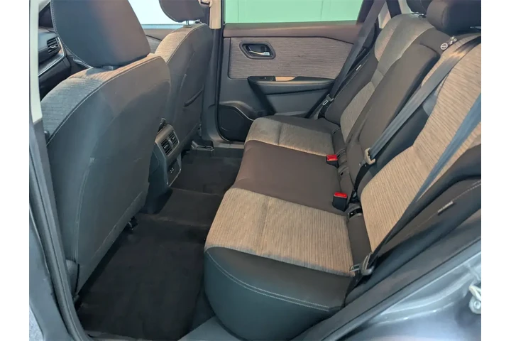 $21697 : Nissan Rogue 2023 SV 4dr Cro image 9