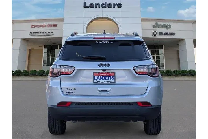 $33410 : Jeep Compass 2026 4x4 Latitu image 4