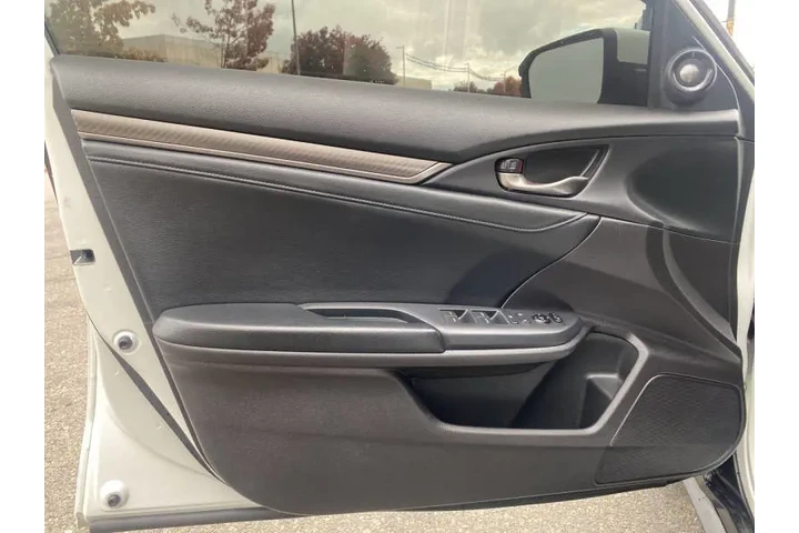 $18995 : 2019 Civic Sport Touring image 10