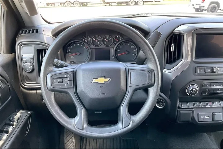 Chevrolet Silverado 1500 202 image 7