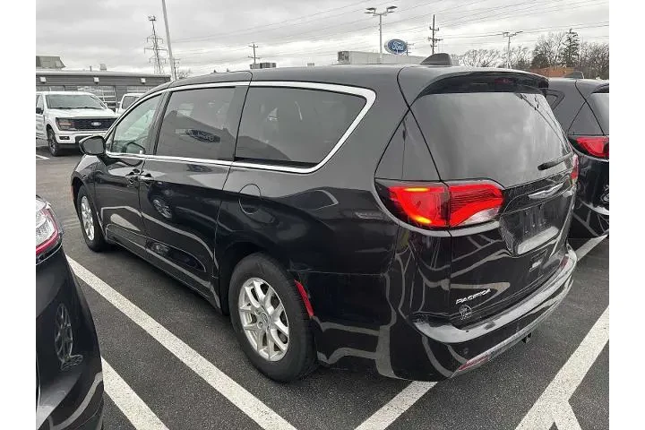 $17990 : Chrysler Pacifica 2020 Touri image 4
