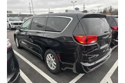 $17990 : Chrysler Pacifica 2020 Touri thumbnail