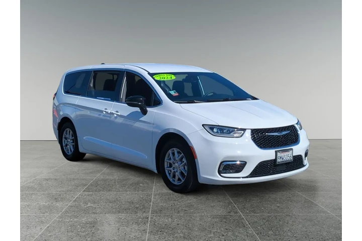 Chrysler Pacifica 2024 Touri image 7