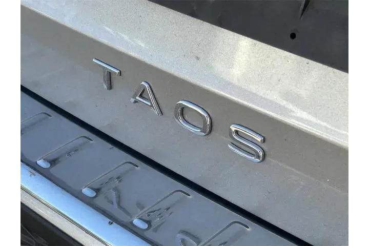 $17999 : Volkswagen Taos 2023 S 4dr S image 6