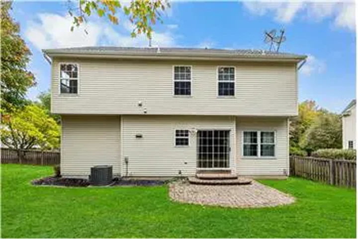 $3900 : Rental property with 3 bedro image 7