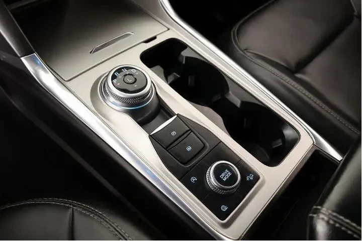 $27037 : Ford Explorer 2024 AWD XLT 4 image 8