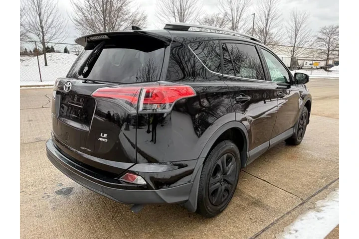 $15997 : 2017 RAV4 LE image 7