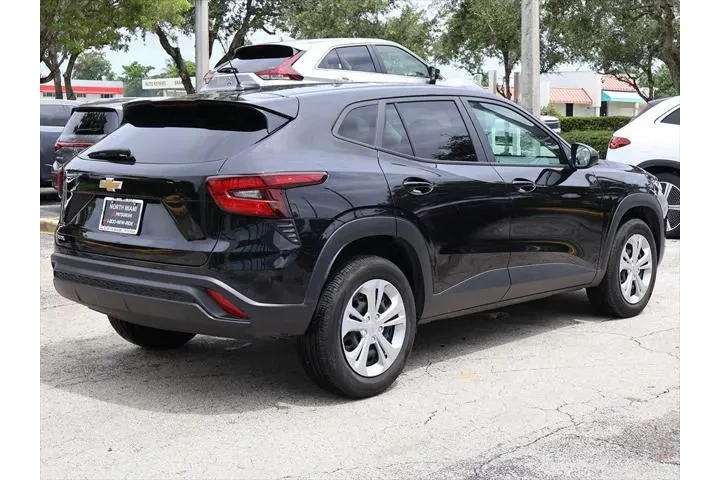 $15790 : Chevrolet Trax 2024 LS 4dr C image 8