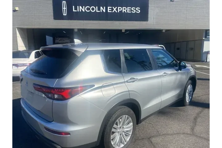 $19999 : Mitsubishi Outlander 2022 ES image 5