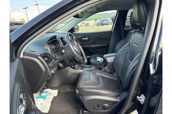 $18948 : Jeep Cherokee 2019 4x4 Trail image 4