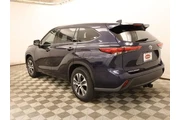 $34965 : Toyota Highlander 2022 XLE 4 thumbnail